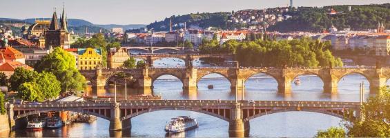 Praga Capitales Imperiales río