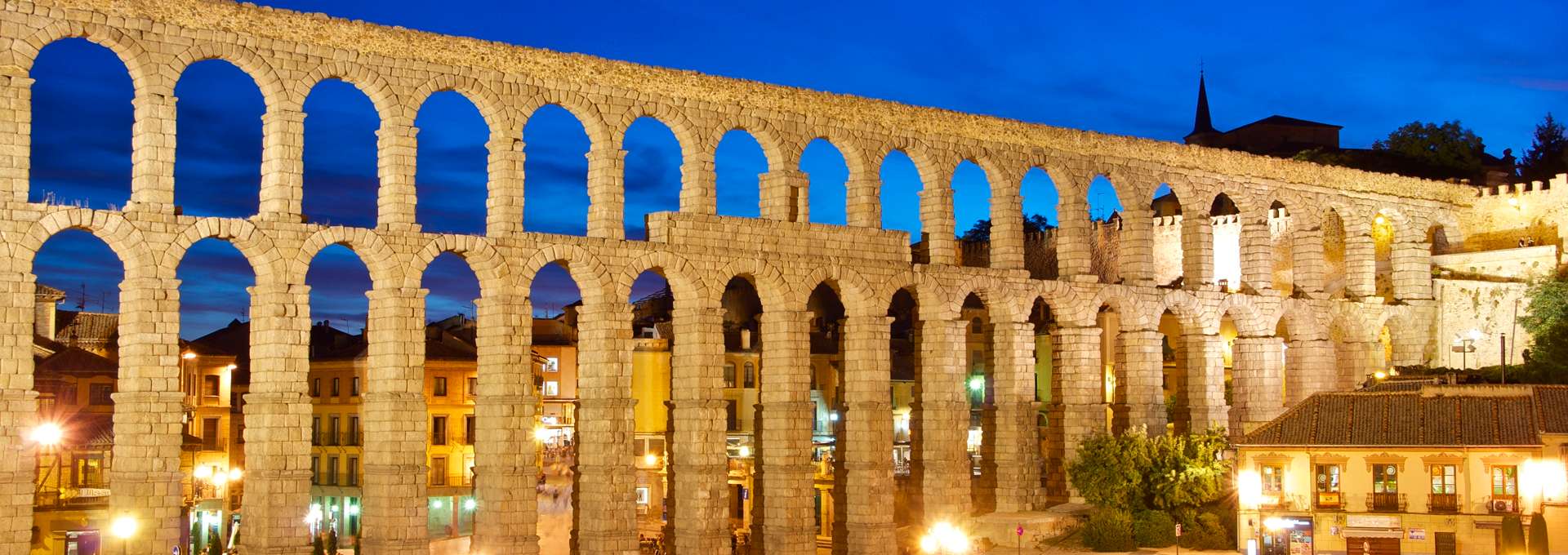 Acueducto de Segovia noche